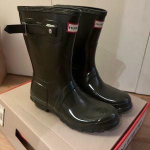 Hunter army green rain boots